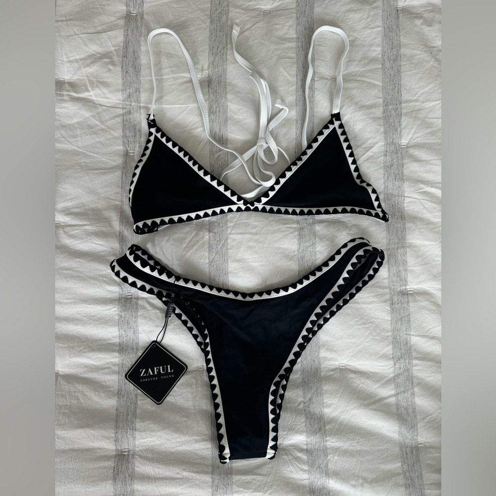 Zaful black & white triangle bikini